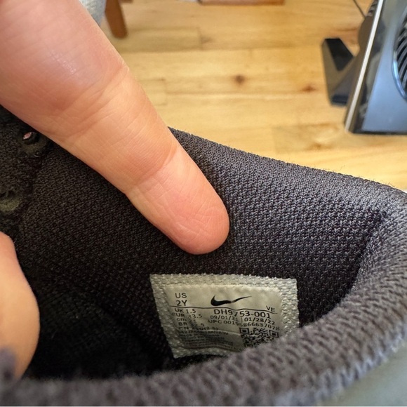 Nike Kid's Dunk High Top Athletic Shoe Sneakers Black Anthracite White 2Y - Picture 8 of 9